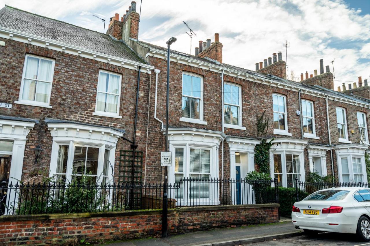 Apartment St John's Centre House-free Parking *