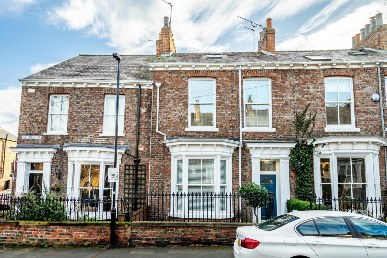 Apartment St John's Centre House-free Parking